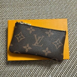 LV Coin pouch dupe